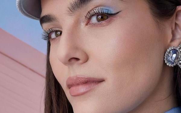 Zoey Deutch stars in Maybelline campaign